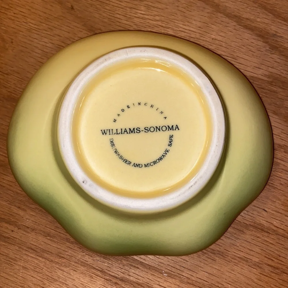 Williams Sonoma Small Green-Yellow Tomato Dish